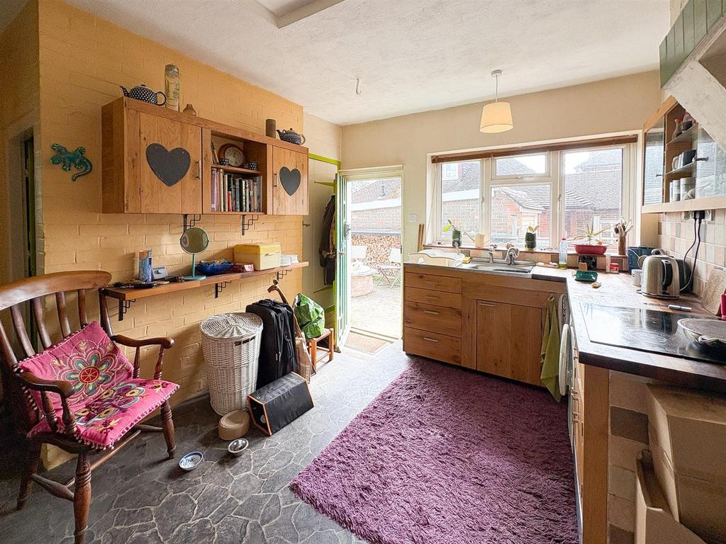 Kitchen-2.jpg