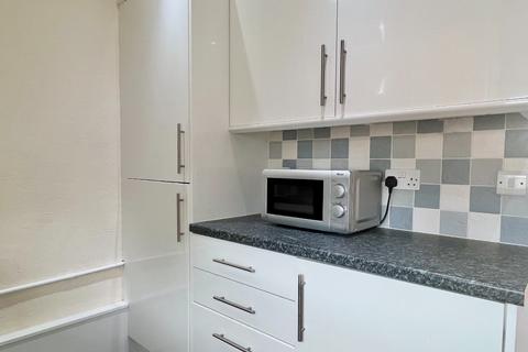 2 bedroom flat to rent, Stenhouse Gardens, Stenhouse, Edinburgh, EH11
