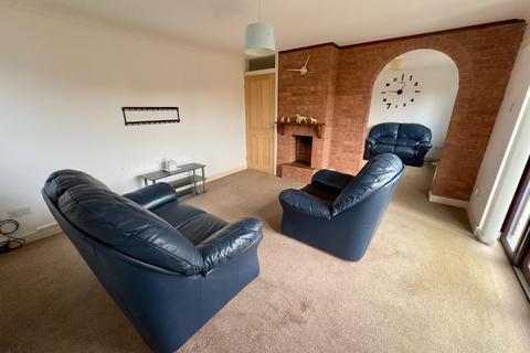 3 bedroom bungalow to rent, Old School Close, Ellistown, Coalville, LE67