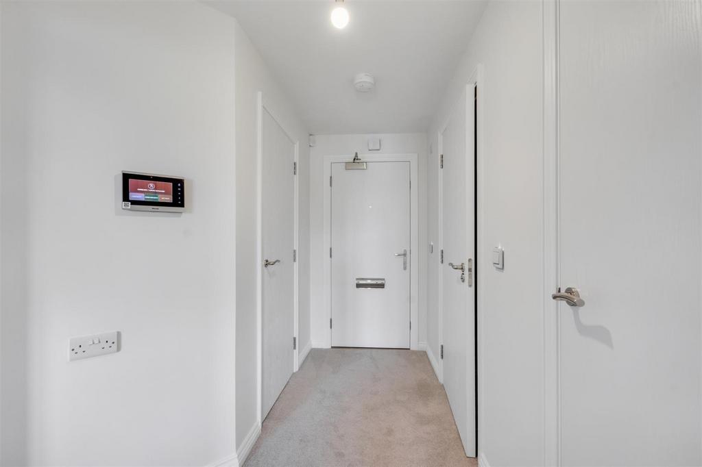 Hallway 1.jpeg