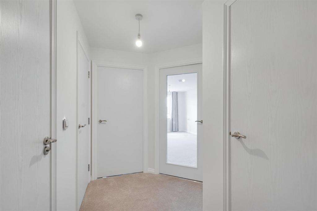 Hallway 2.jpeg