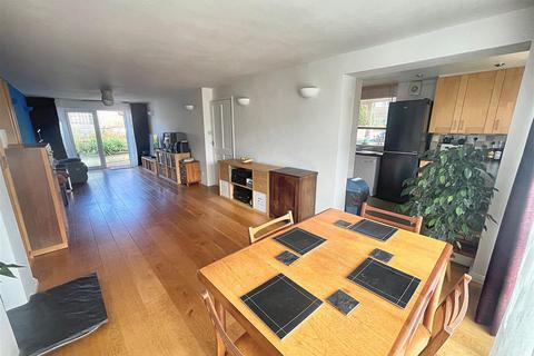 22 Wayside, Worle, Weston-super-mare, BS22 9BL