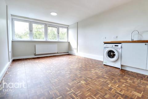 3 bedroom apartment to rent, Great Western Road, LONDON