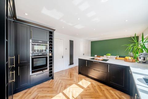4 bedroom detached house for sale, Pecketts Way, Harrogate, HG1
