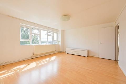 3 bedroom flat for sale, Cedar House, Wood Green, London, N22