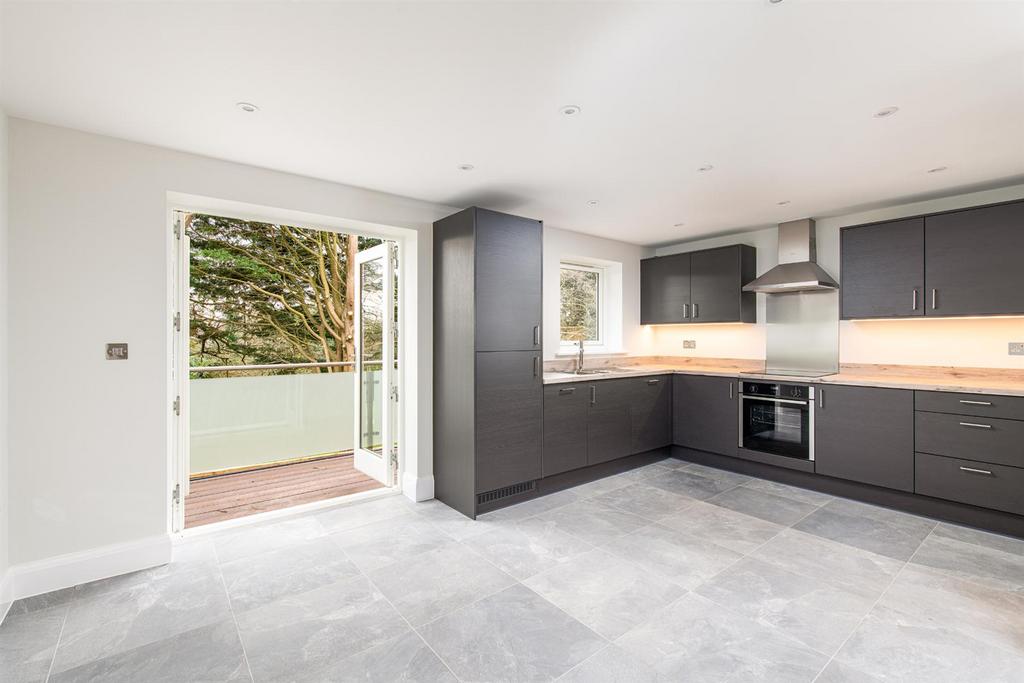 Kitchen 1.jpg
