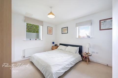 2 bedroom flat for sale, Bow Road, LONDON E3