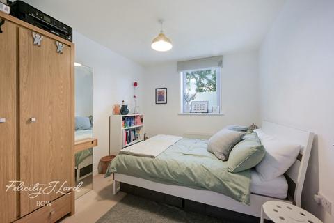 2 bedroom flat for sale, Bow Road, LONDON E3