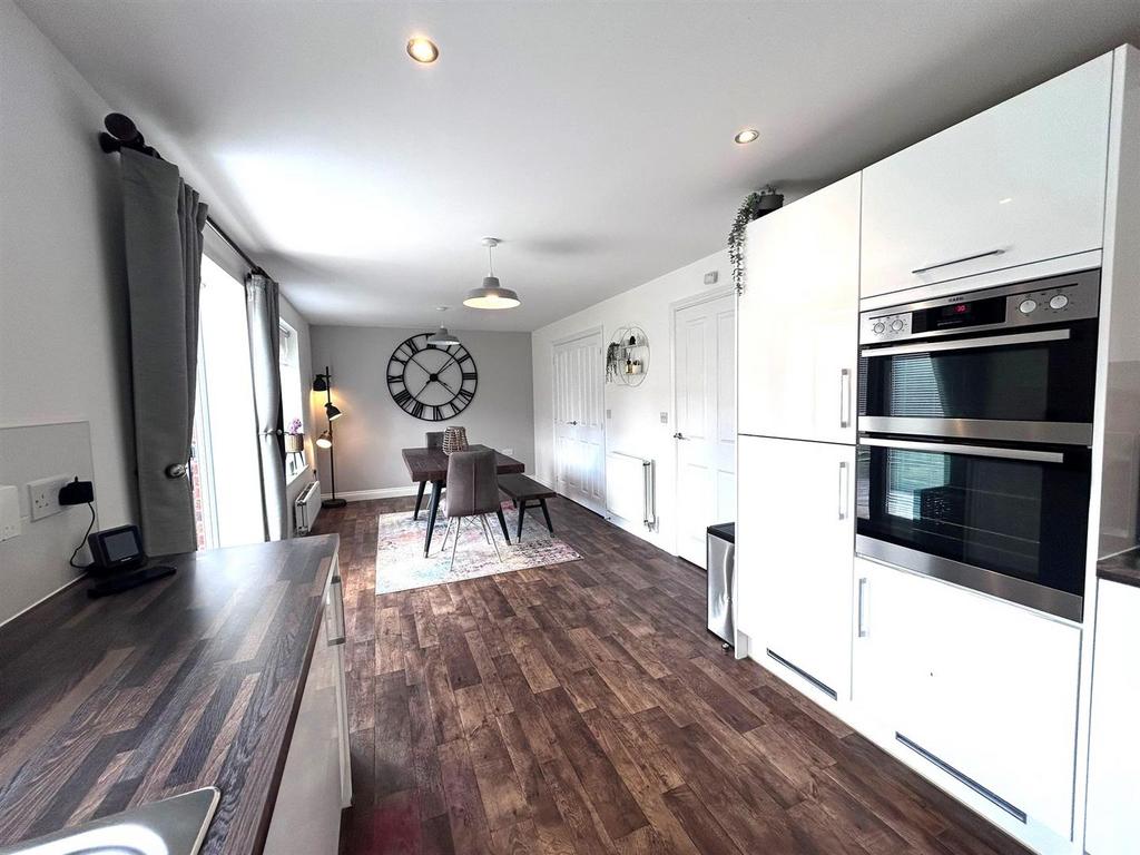 Open plan kitchen diner