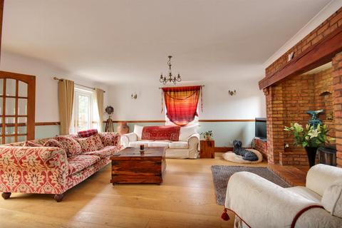 5 bedroom detached house for sale, Main Street, Great Hatfield