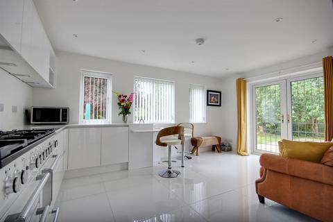 5 bedroom detached house for sale, Main Street, Great Hatfield