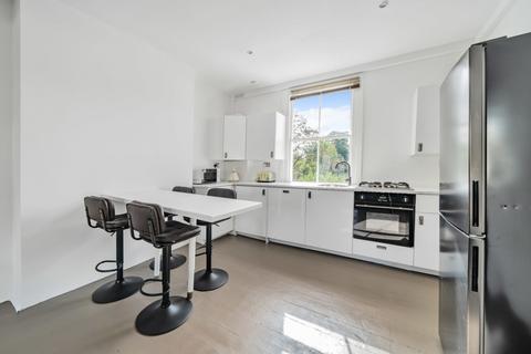 3 bedroom flat to rent, Askew Road, London, W12