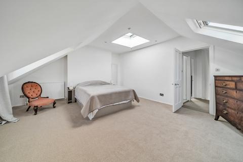 3 bedroom flat to rent, Askew Road, London, W12