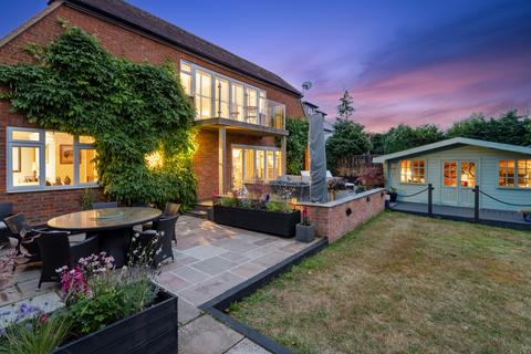 5 bedroom country house for sale, Spurlands End Road, Great Kingshill, HP15