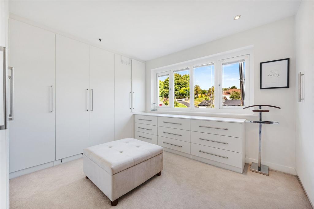 Dressing/Bedroom 4