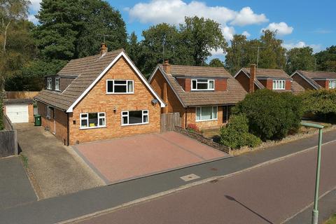 undefined, Mount Pleasant Close, Lightwater GU18