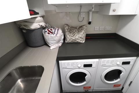 House share to rent, Riverdene Road, Ilford