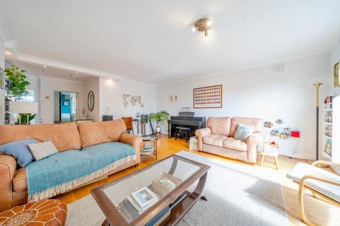 2 bedroom flat for sale, Queens Gate Gardens, Putney, London, SW15