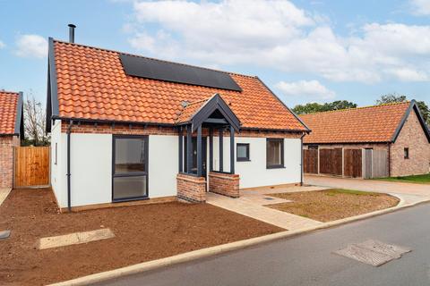 2 bedroom detached bungalow for sale, Blenheim Drive, Swanton Morley