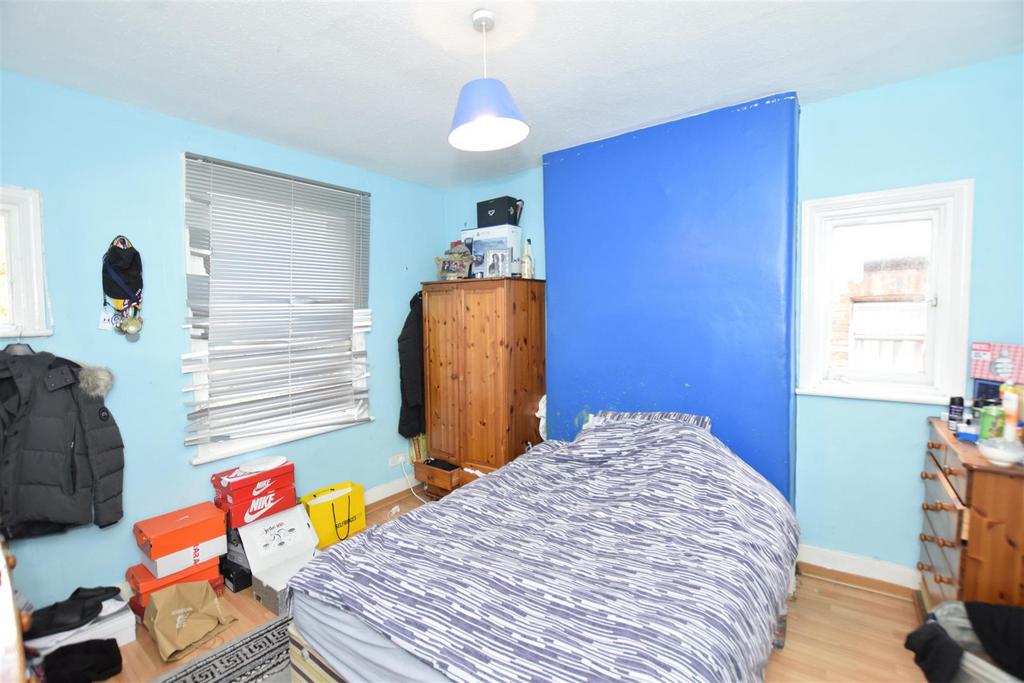 Bedroom 3 copy.jpg