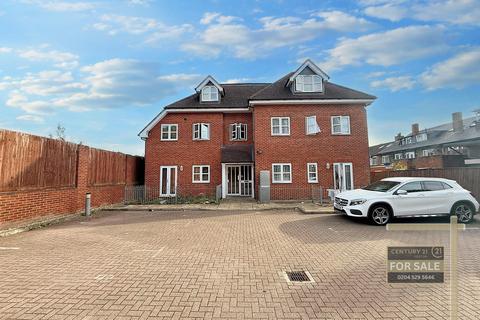 Vicarage Farm Road, HOUNSLOW TW5