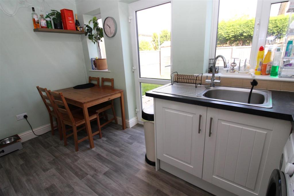 Kitchen diner 2.JPG