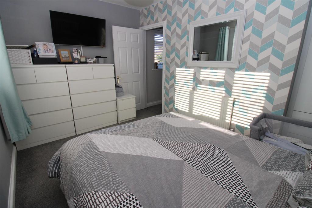 Bedroom 1.JPG