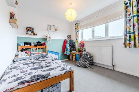 40 Blake Crescent, Guiseley, Leeds, LS20 9LF