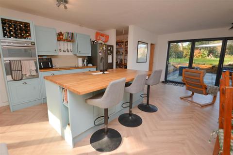 3 bedroom detached bungalow for sale, Llanteg, Narberth