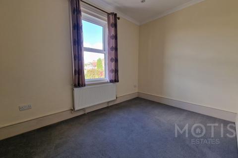 2 bedroom flat to rent, Station Road, Lyminge, CT18