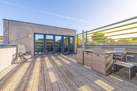 3 bedroom flat for sale, Brixton Hill, SW2