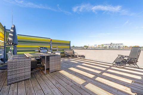 3 bedroom flat for sale, Brixton Hill, SW2