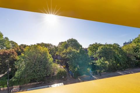 3 bedroom flat for sale, Brixton Hill, SW2