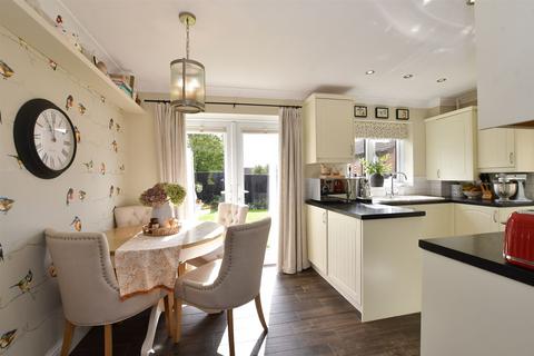 1 Doeshill Drive, Wickford, SS12 9RD