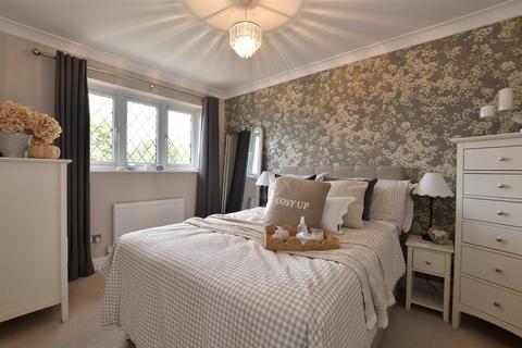 1 Doeshill Drive, Wickford, SS12 9RD