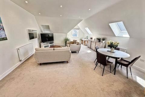 2 bedroom penthouse for sale, Boscombe Manor