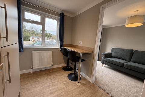 undefined, Crowthorne, Berkshire, RG40