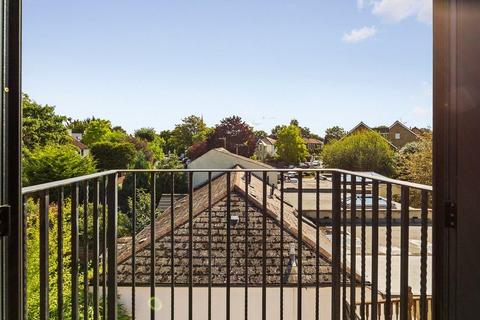 undefined, New Road, Weybridge, Surrey, KT13