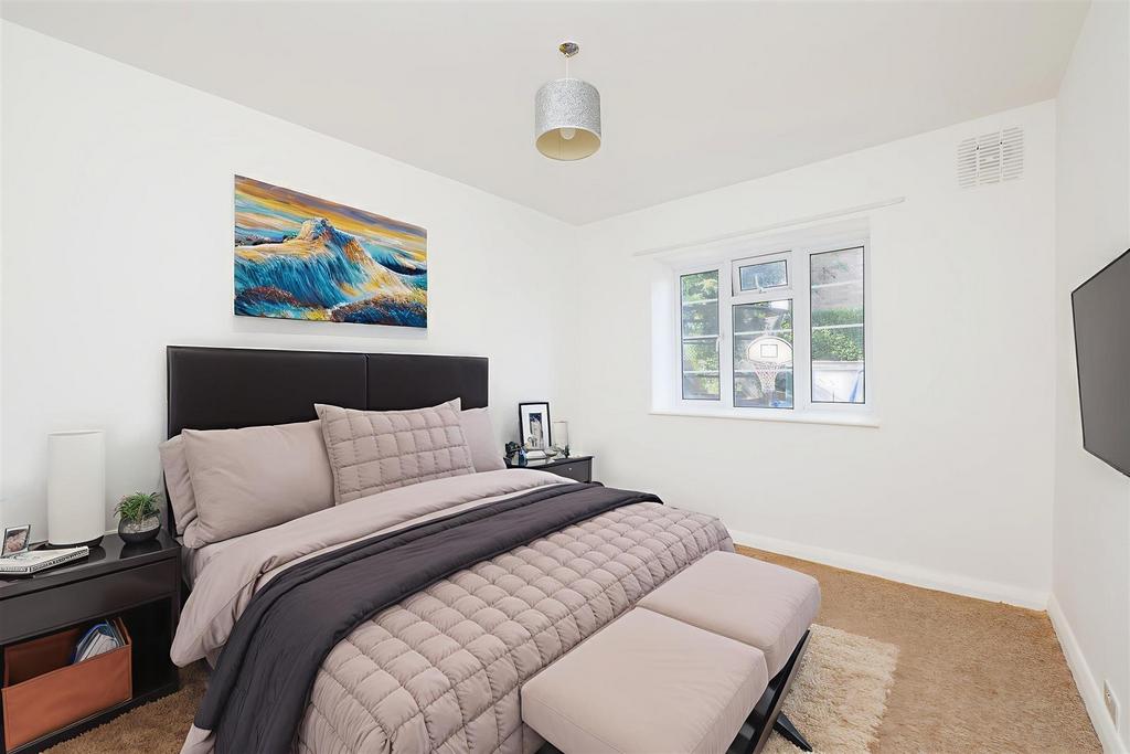 H SCR-010 - Bedroom - Standard - 0.jpg