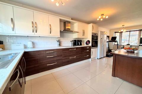 27 Foxfield Way, Northampton, NN4 5BE
