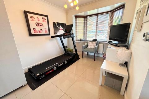 27 Foxfield Way, Northampton, NN4 5BE