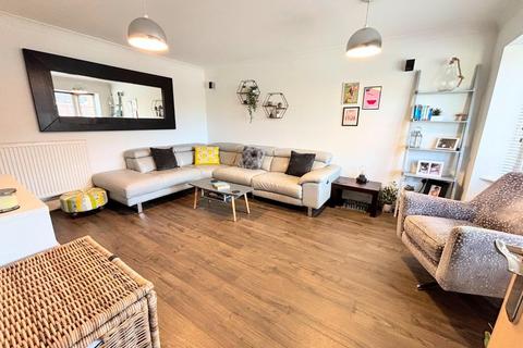 27 Foxfield Way, Northampton, NN4 5BE