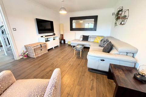 27 Foxfield Way, Northampton, NN4 5BE