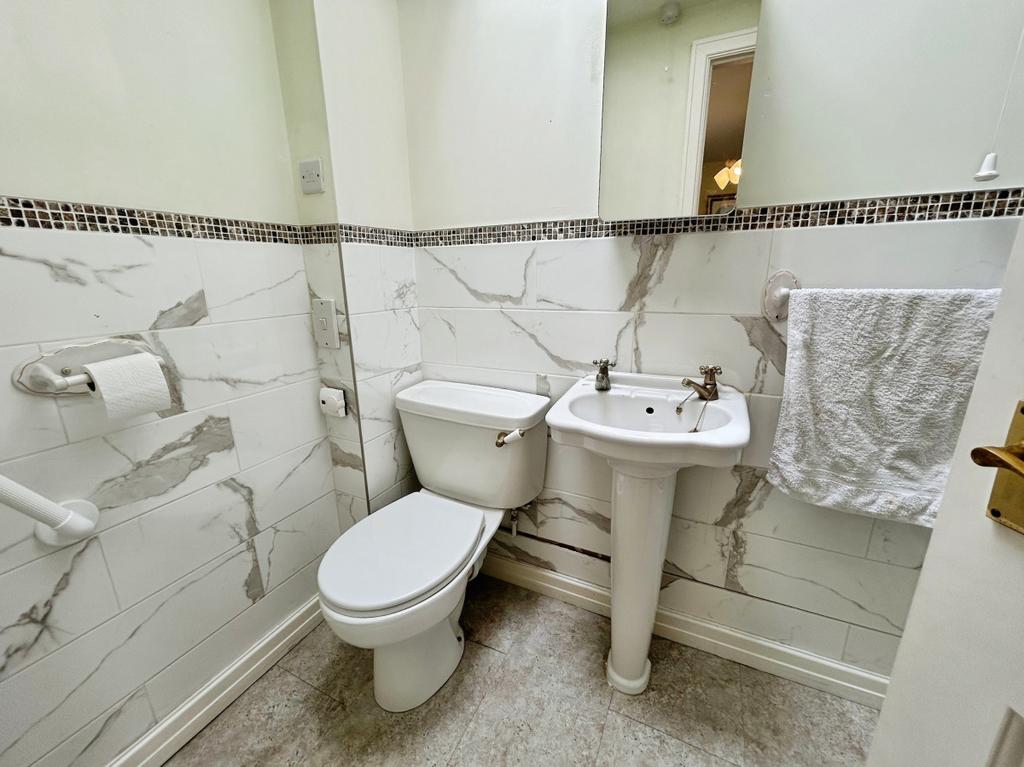 Modern Detached 4 Bedroom Property