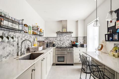 2 bedroom apartment for sale, Trinity Court, Gloucester Terrace, W2