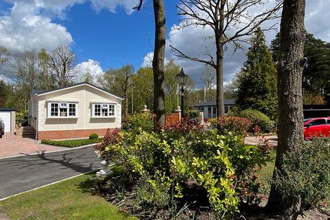 undefined, Crowthorne, Berkshire, RG40