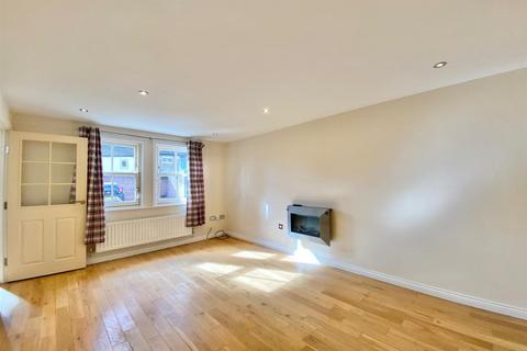 3 bedroom semi-detached house for sale, 2 Oak House Yard, Bedale