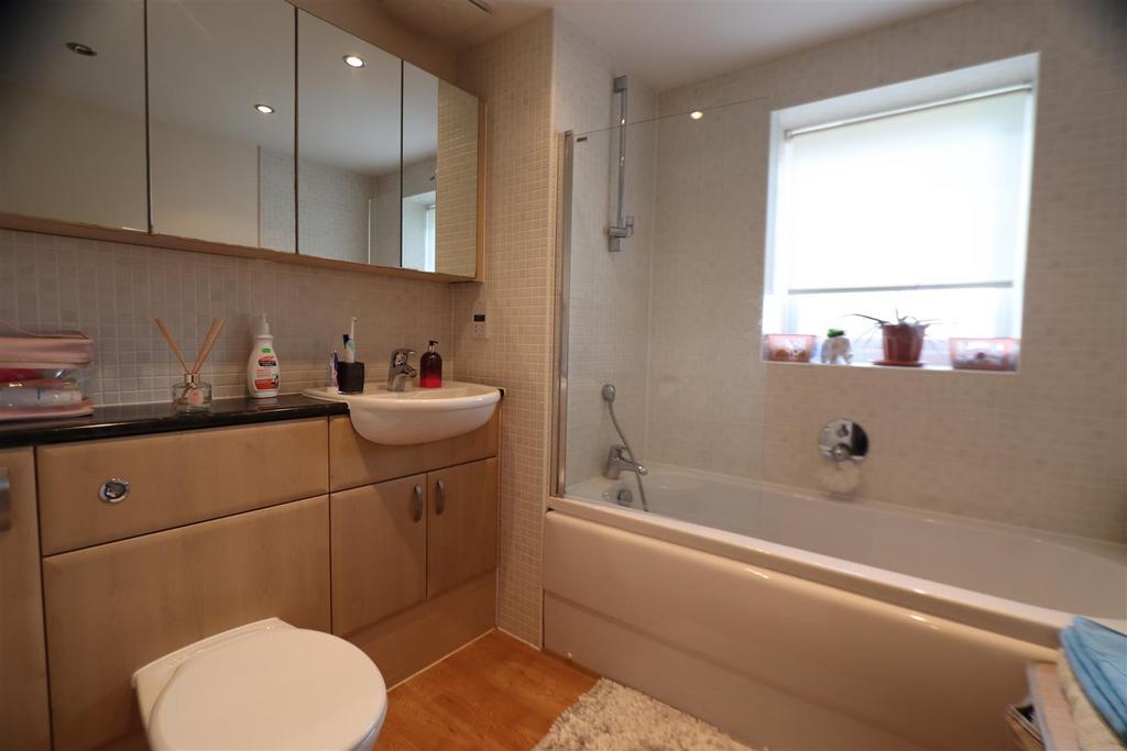 Bathroom.JPG