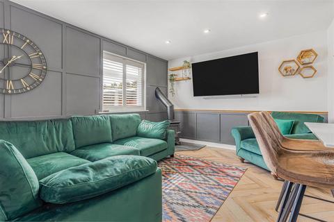 undefined, Pinza Close, Newmarket CB8