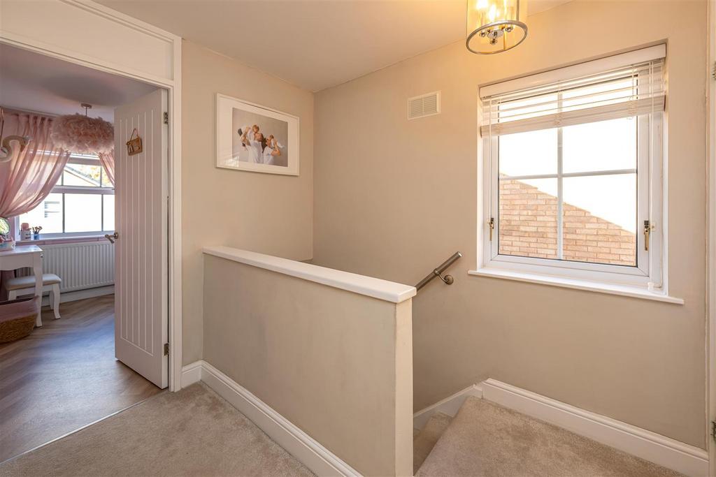 JW1 3346.jpg